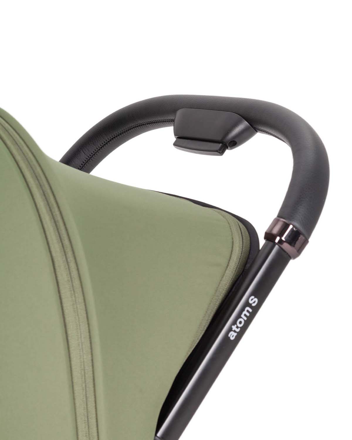 El cochecito Atom S 2025 se pliega automáticamente