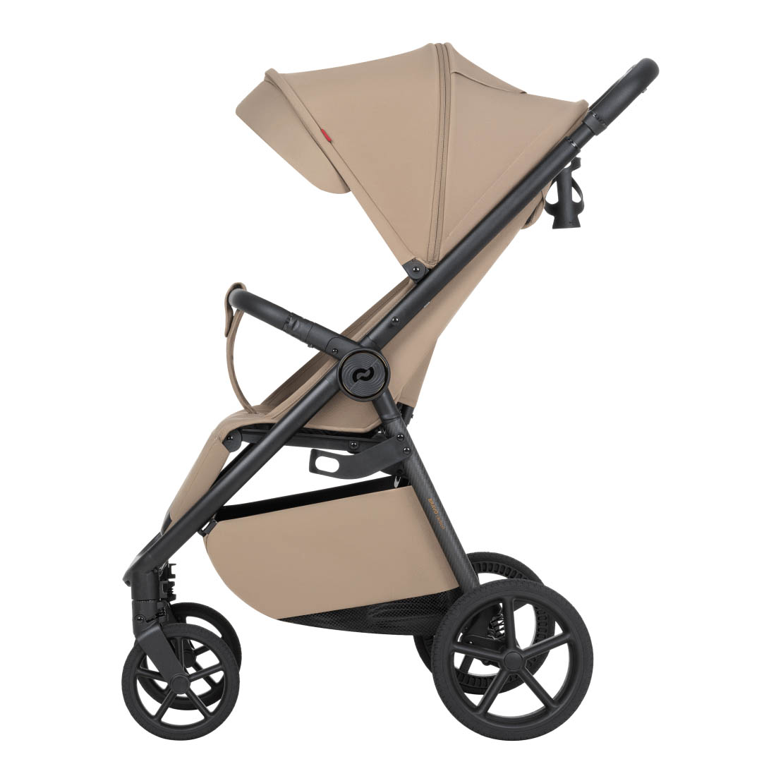 Cochecito Bravo Carbon 2025 el Asiento se transforma en una superficie plana para dormir