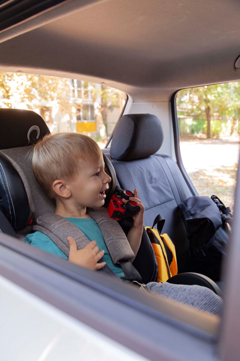 Viaje espacial de Carrello, o Cómo el niño se hizo amigo del asiento del automóvil 1